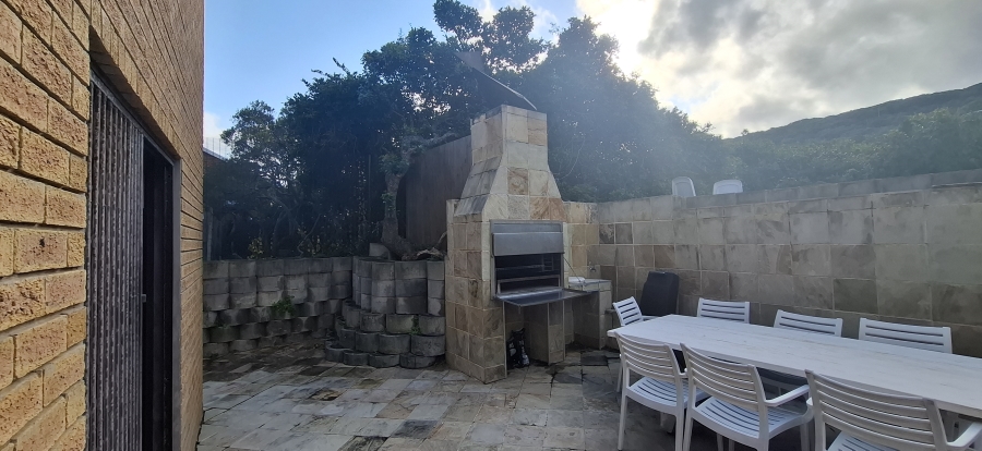 4 Bedroom Property for Sale in Blue Horizon Bay Eastern Cape
